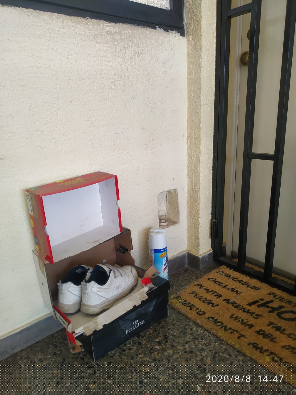 Porta zapatos de Alonso, 145 días de uso. Mi dulce nieto de 8 años visualizó el contagio COVID19 de la calle y pensó en esta solución.