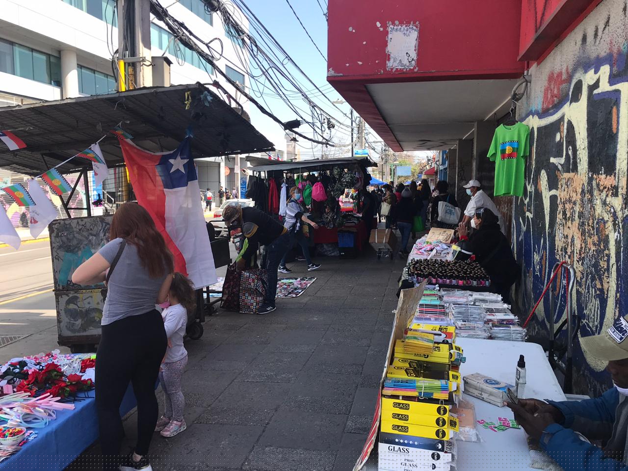 Comercio en paseo peatonal en Plaxa de Maipú.